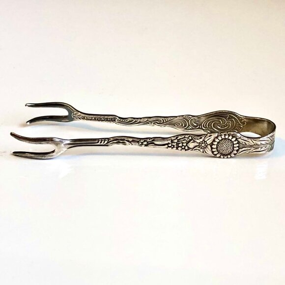 Antique Nils Johan Sweden Silver Plate Petite Forked Sugar Tongs Amsterdam Flora - Picture 6 of 9